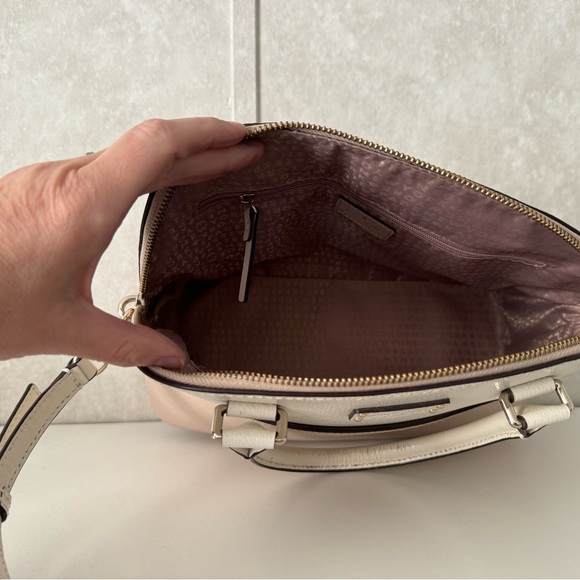 Kate spade purse & matching wallet. - Picture 2 of 8